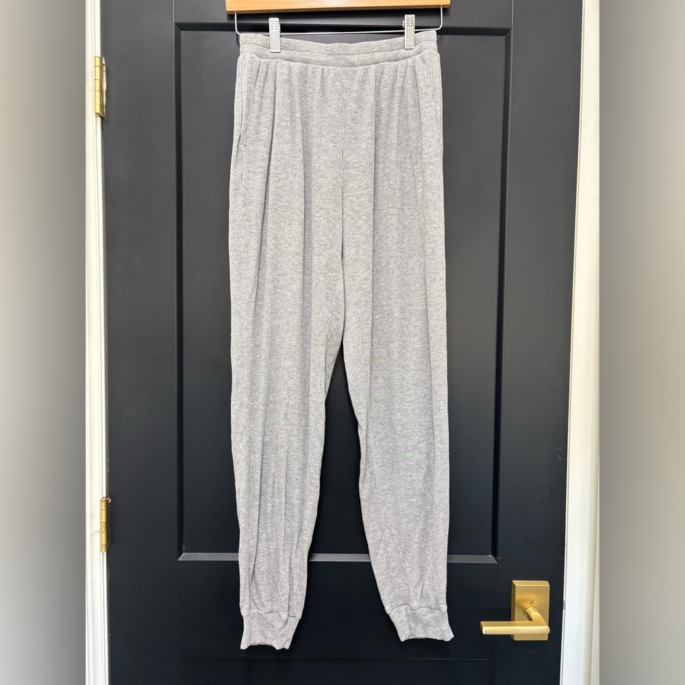 ALO yoga High-Waist Ribbed Whisper Pants women’s medium Heather Gray joggers - Picture 3 of 7